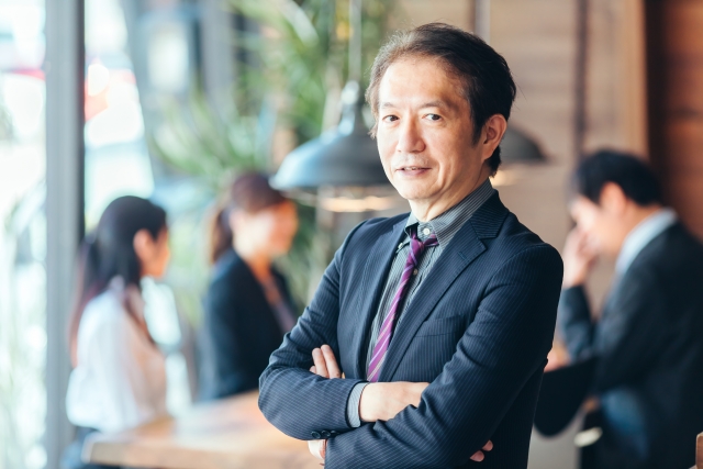 SEXレス夫婦の男性上司と彼氏とのSEXが物足りない女性部下の禁断の不倫関係